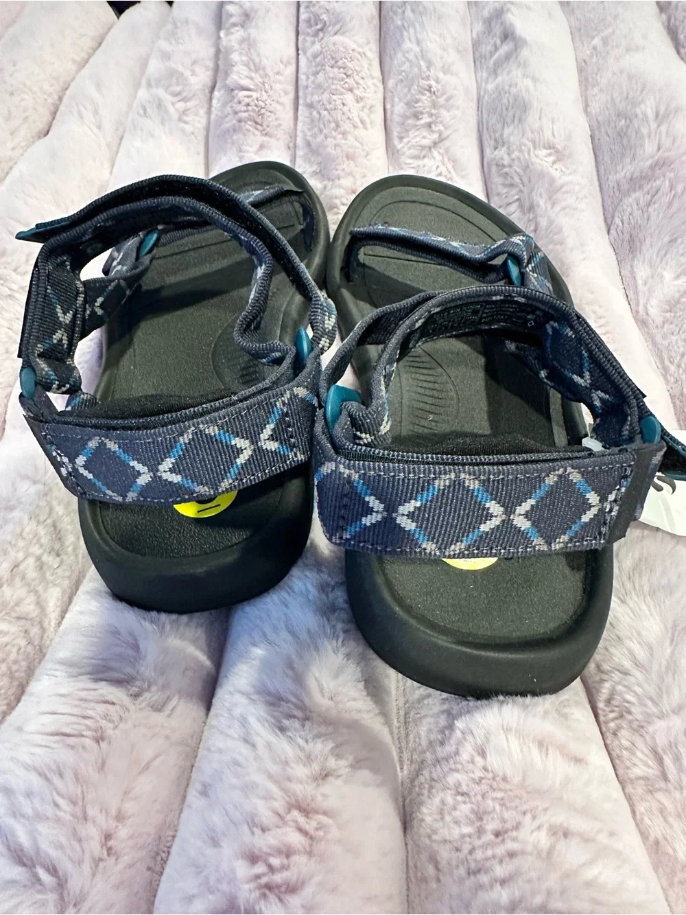 TEVA MENS 9 classic Velcro Strap Sandals Blue Geometric